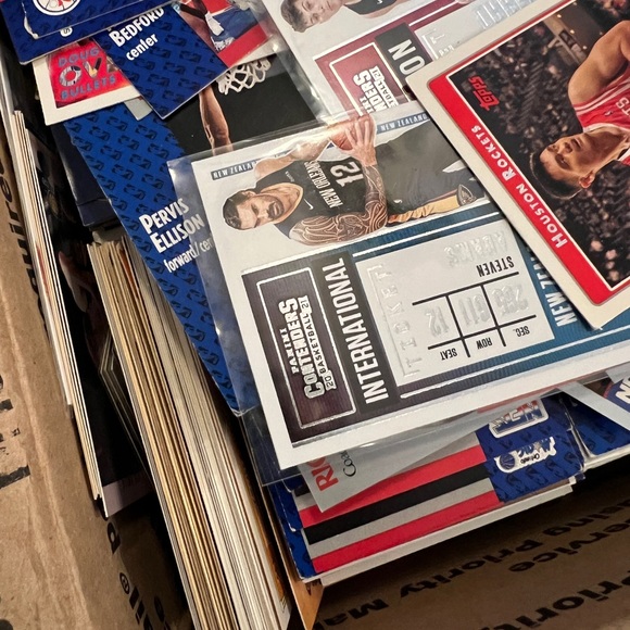 Rare NBA Cards 30+ years collection from vintage to Present. - Picture 4 of 5